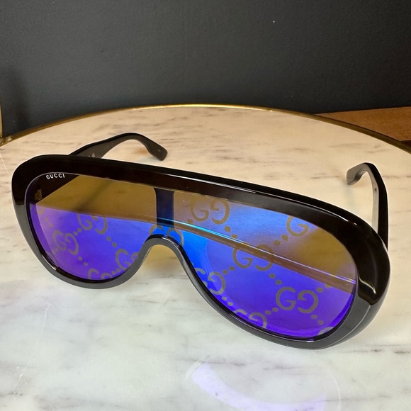 New! Authentic Gucci Shield Sunglasses - Picture 8 of 13